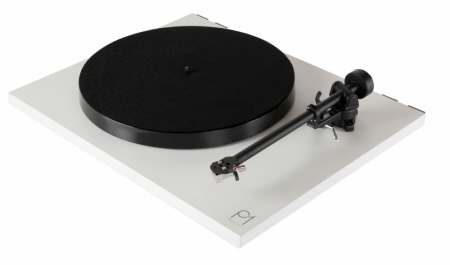 Rega Planar 1 Carbon Plus sisäänrakennetulla RIAA:lla, mattavalkoinen ryhmässä Kotihifi / Hifi / Levysoittimet @ BRL Electronics (291PLANAR1PLUSMW)