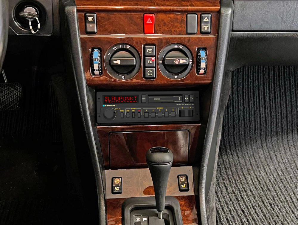 Blaupunkt Hamburg SQM 23, retro autonradio Bluetoothilla ja DAB:lla